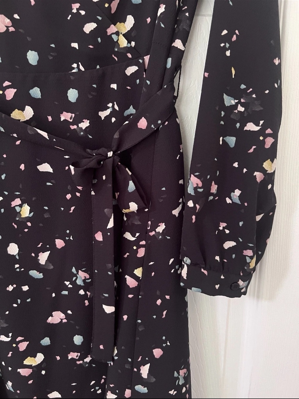 Madison Black Multi color Abstract Chiffon Long-Sleeve Wrap Midi Dress - Picture 3 of 5